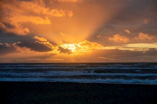 海上壮丽日出美景