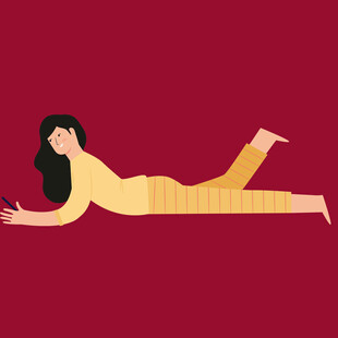 女子平躺做瑜伽姿态