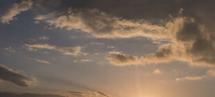 夕阳下的绚烂云彩