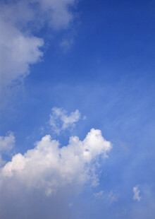 蓝天飘白云