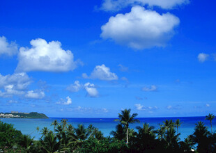 碧海蓝天的海岛风光