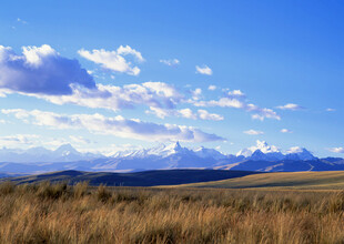 草原蓝天雪山壮美风光