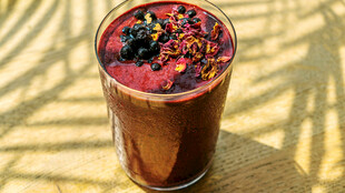 美味浆果巧克力奶昔