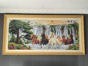 骏马奔腾山水间挂画