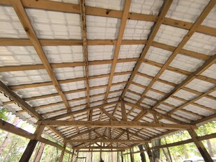木质结构的室内屋顶景观