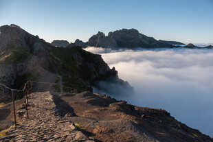 高山云海壮丽景观