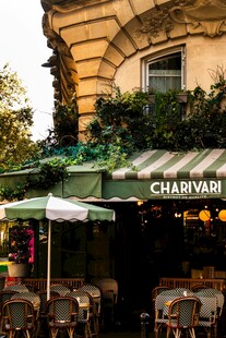 街边惬意的露天咖啡馆