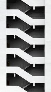 黑白几何阶梯图案