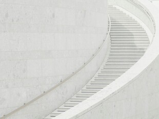 白色弧形楼梯建筑景观