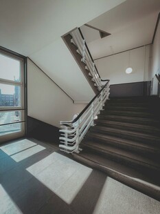 现代风格室内楼梯空间