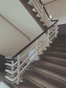 现代简约风格室内楼梯