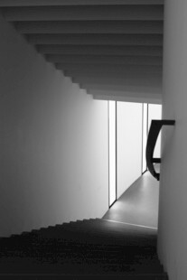 简约黑白风的室内楼梯空间