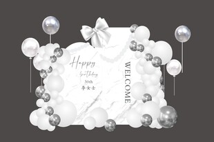 白色气球生日装饰场景