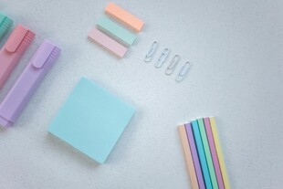 多彩文具组合展示