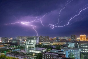 城市闪电