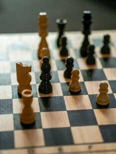棋盘上的国际象棋棋子