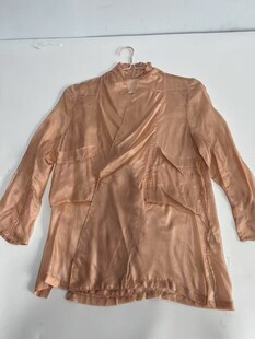 铜色长袖褶皱上衣展示