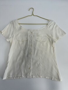 白色短袖蕾丝上衣展示