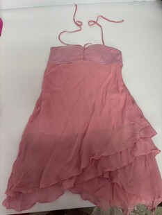 粉色多层吊带裙展示
