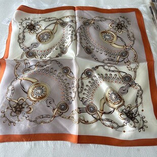 复古花纹方形丝巾