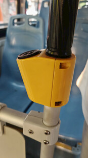 黄色工业传感器特写