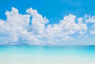 梦幻蓝白海景