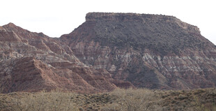 壮丽山峦景观