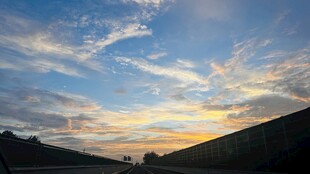 黄昏时分的美丽天空景色