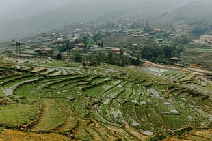 山间梯田村落美景