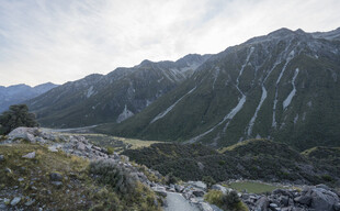 壮丽山景 山间小道蜿蜒