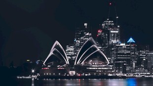 悉尼歌剧院夜景璀璨