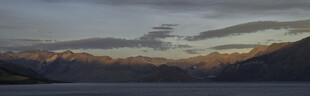 壮丽山水间的黄昏美景