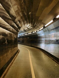 城市地下隧道道路景象
