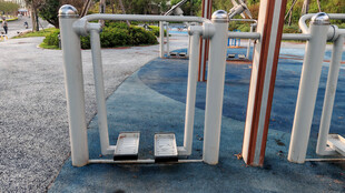 户外金属健身器材