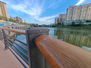 河畔城市风光美景