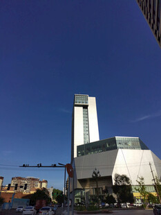 城市中的现代建筑景观