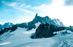 雪山壮丽风光