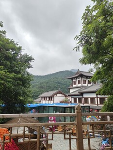 山林中的中式建筑景观