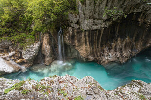山间幽潭 自然绝美之景