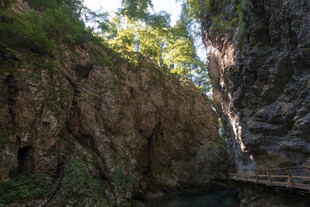 峡谷风光 山间幽径美景