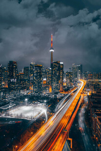 城市夜景车流璀璨