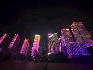 城市夜景灯光秀璀璨夺目