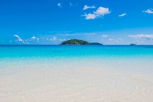 美丽海岛沙滩海景风光