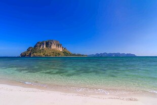 美丽海岛沙滩海景风光