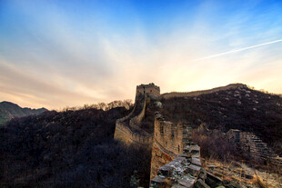 壮丽长城在夕阳下的美景