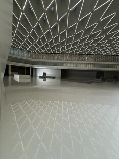 现代建筑室内几何光影空间