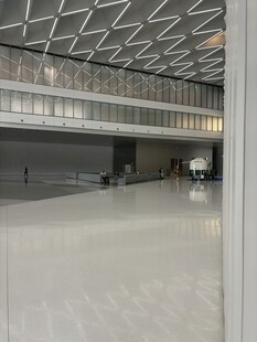 现代空旷室内空间场景