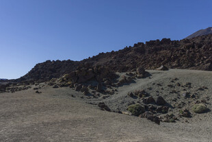 荒凉山地景观
