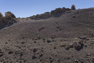 荒凉火山地貌景观