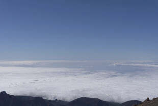 高山云海壮丽景观